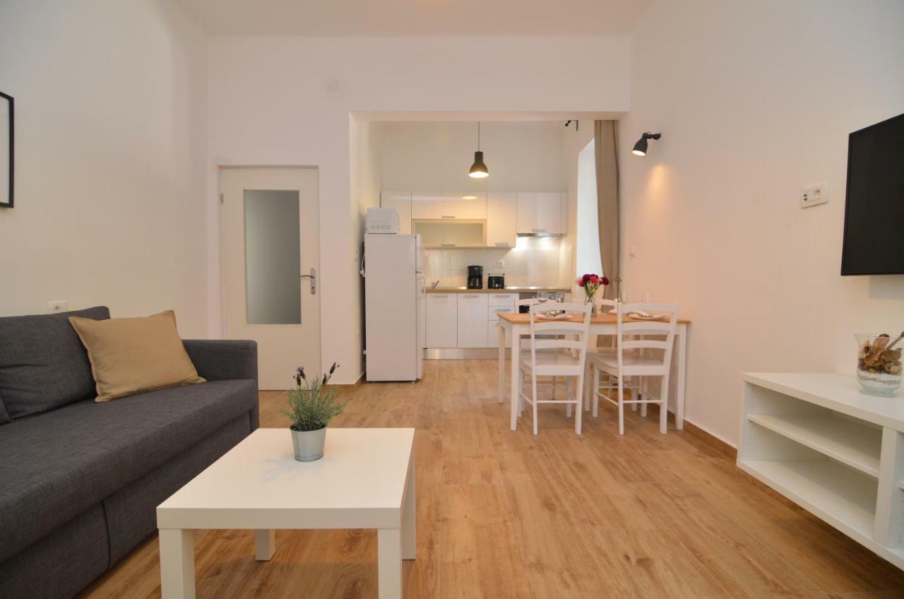 Apartment Zara Sun エクステリア 写真